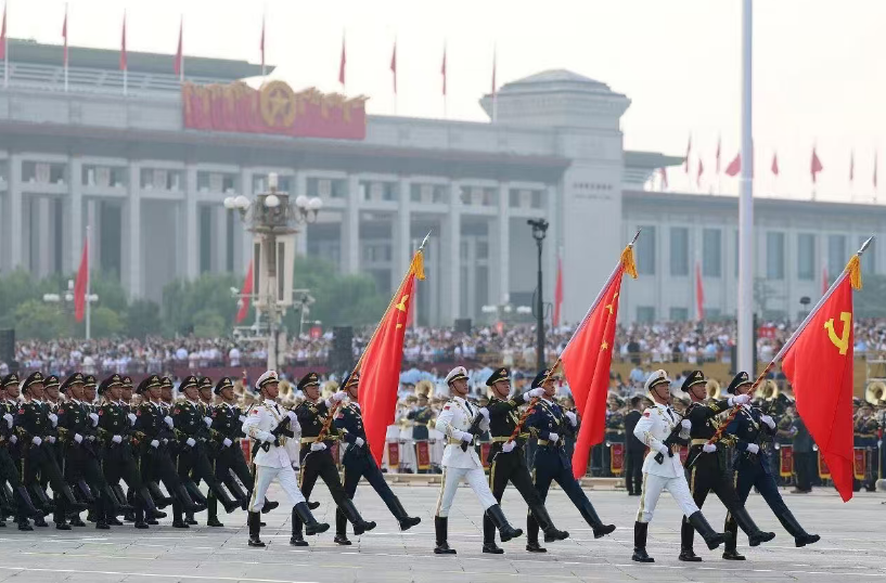 銘記歷史 砥礪前行 | 舜景原筑集團(tuán)全員觀(guān)看抗戰(zhàn)勝利80周年